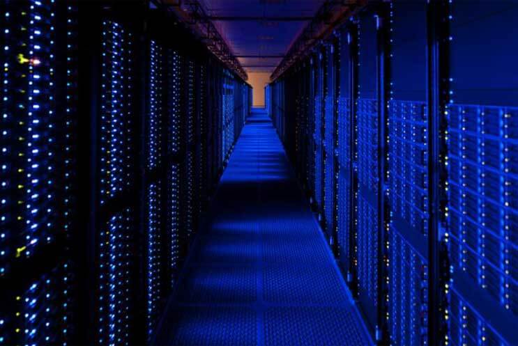 Rows of servers inside an Amazon data center (Image: James Hamilton, Amazon Web Services)